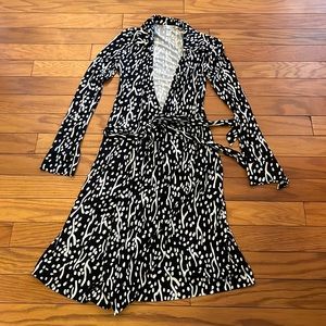 Diane Von Furstenberg Black and White Wrap Dress